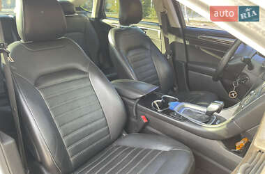 Седан Ford Fusion 2014 в 
