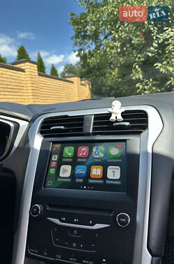 Седан Ford Fusion 2013 в 