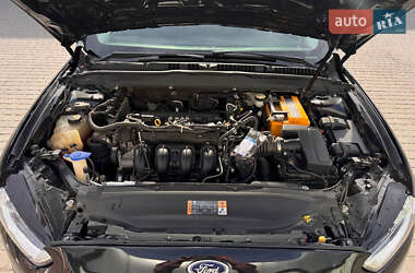 Седан Ford Fusion 2014 в 