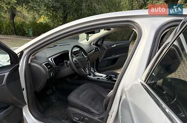 Седан Ford Fusion 2014 в 