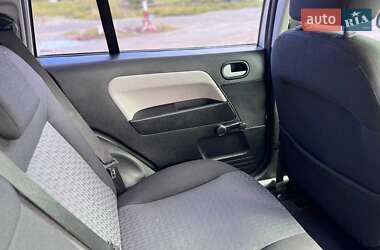 Хэтчбек Ford Fusion 2004 в 