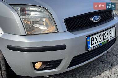Хэтчбек Ford Fusion 2004 в 