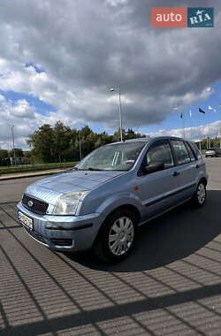 Хэтчбек Ford Fusion 2004 в 