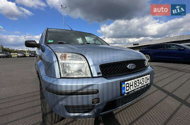 Хэтчбек Ford Fusion 2004 в 