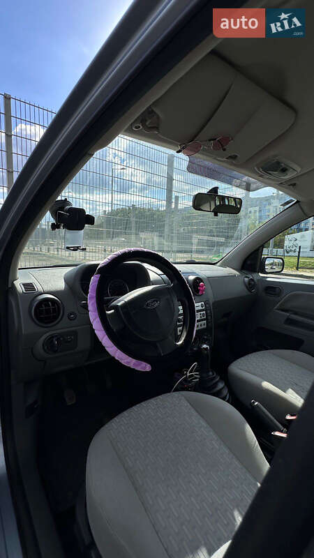 Хэтчбек Ford Fusion 2004 в Львове