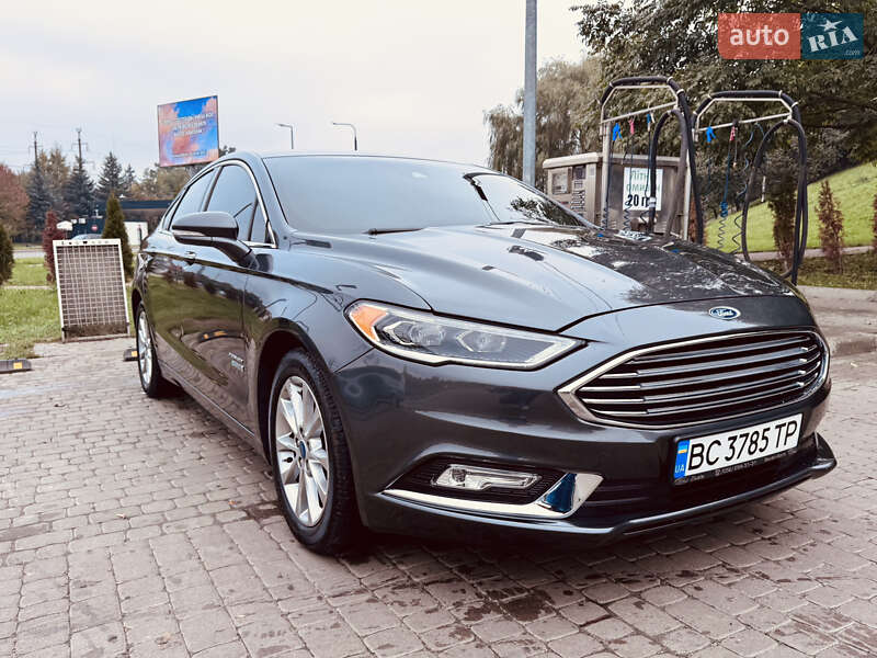 Седан Ford Fusion 2016 в Львове