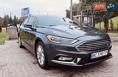 Седан Ford Fusion 2016 в 