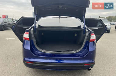 Седан Ford Fusion 2014 в 