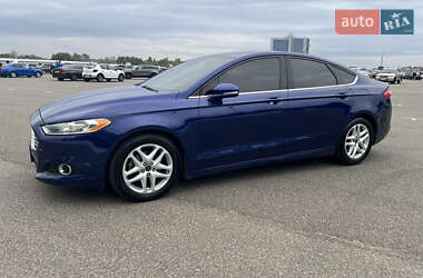 Седан Ford Fusion 2014 в 
