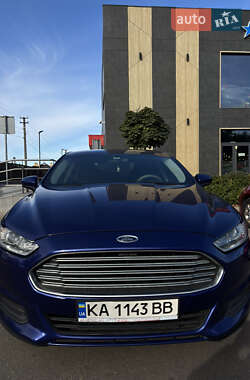 Седан Ford Fusion 2015 в 