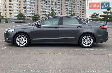 Седан Ford Fusion 2015 в 