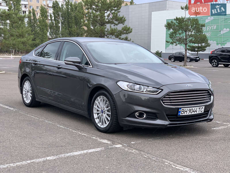 Седан Ford Fusion 2015 в 