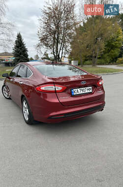 Седан Ford Fusion 2012 в 