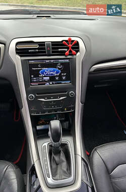 Седан Ford Fusion 2012 в 