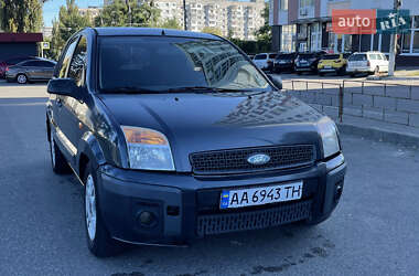 Хэтчбек Ford Fusion 2008 в 