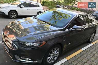 Седан Ford Fusion 2016 в 