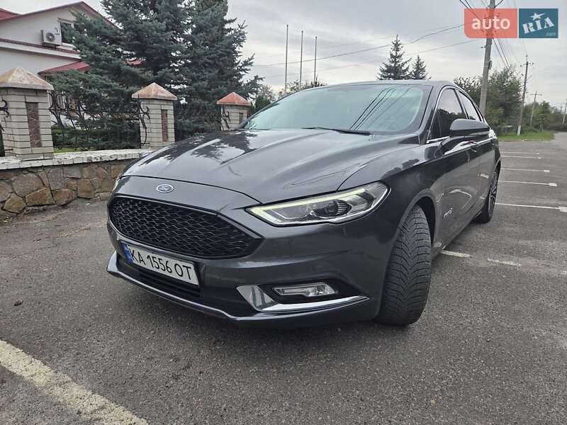 Седан Ford Fusion 2016 в 