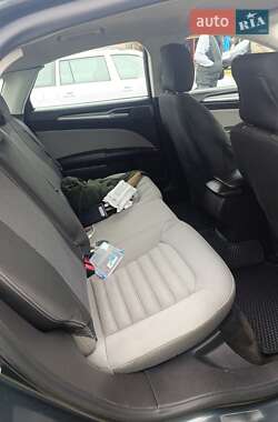 Седан Ford Fusion 2014 в 