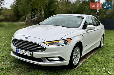 Седан Ford Fusion 2016 в 