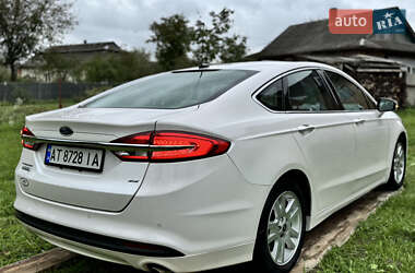 Седан Ford Fusion 2016 в 