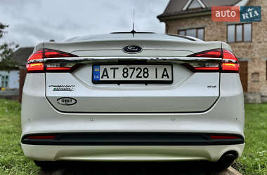 Седан Ford Fusion 2016 в 