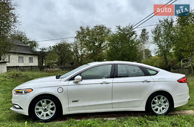 Седан Ford Fusion 2016 в 