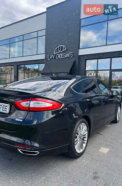 Седан Ford Fusion 2013 в 