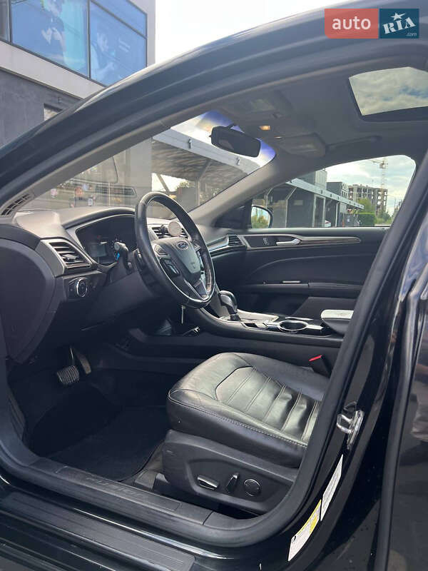 Седан Ford Fusion 2013 в Ужгороде