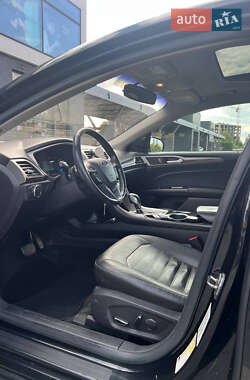 Седан Ford Fusion 2013 в 