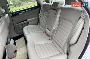 Седан Ford Fusion 2016 в 