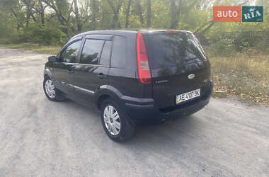 Хэтчбек Ford Fusion 2003 в 