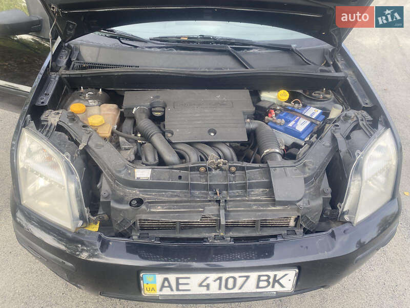 Хэтчбек Ford Fusion 2003 в Днепре