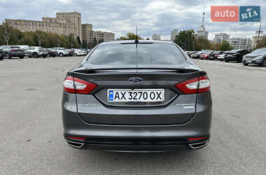 Седан Ford Fusion 2015 в 