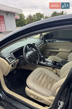 Седан Ford Fusion 2014 в 