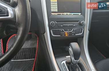 Седан Ford Fusion 2015 в 
