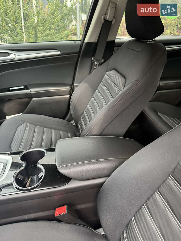 Седан Ford Fusion 2016 в Киеве фото 7 Седан Ford Fusion 2016 в Киеве