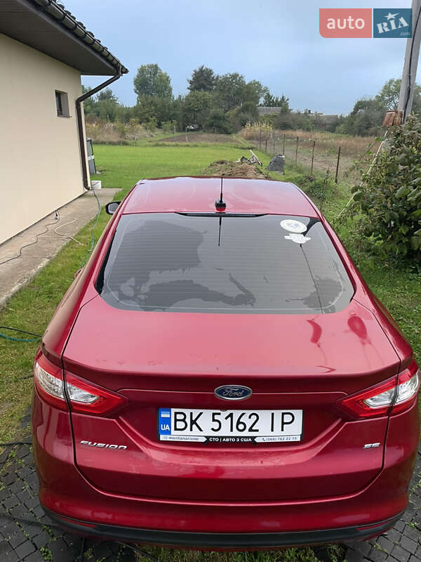 Седан Ford Fusion 2013 в Ровно
