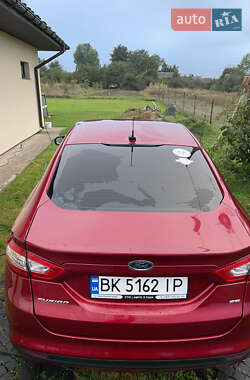 Седан Ford Fusion 2013 в 