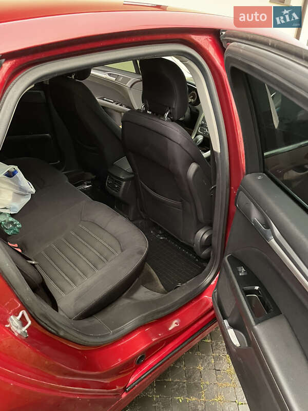 Седан Ford Fusion 2013 в Ровно