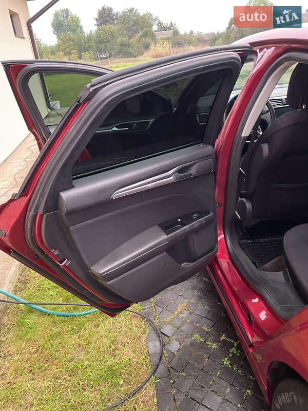 Седан Ford Fusion 2013 в Ровно