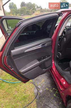 Седан Ford Fusion 2013 в 