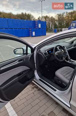 Седан Ford Fusion 2014 в 