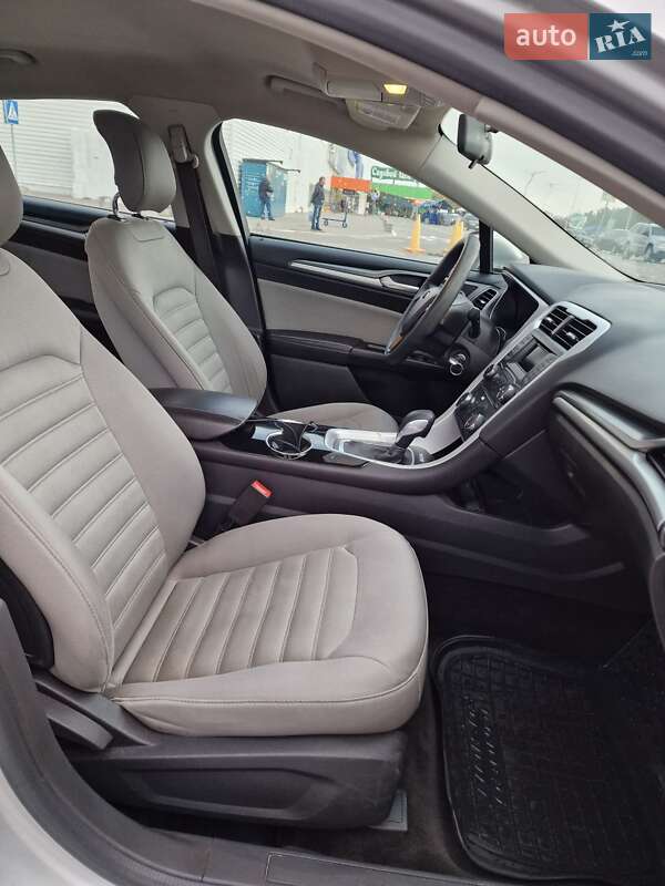 Седан Ford Fusion 2014 в Борисполі