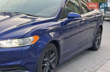 Седан Ford Fusion 2016 в 