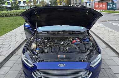 Седан Ford Fusion 2016 в 