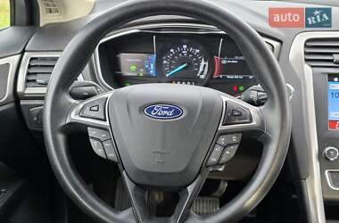 Седан Ford Fusion 2018 в 