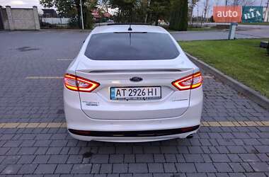 Седан Ford Fusion 2015 в 