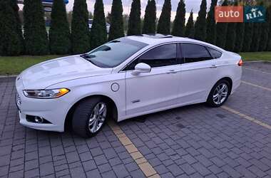 Седан Ford Fusion 2015 в 
