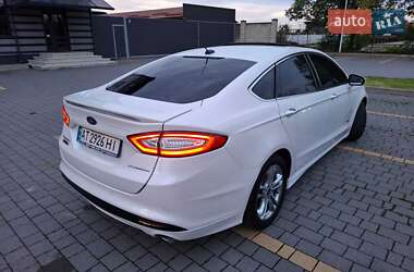 Седан Ford Fusion 2015 в 