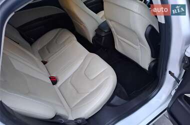 Седан Ford Fusion 2015 в 